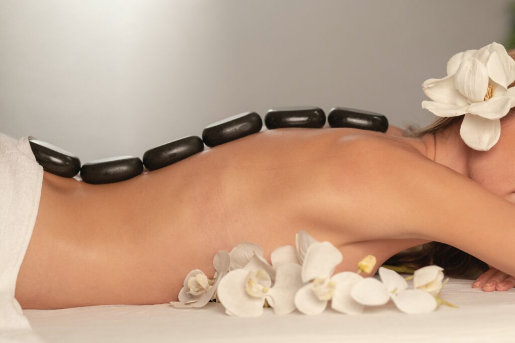 For The Body Hot-Stone-Massage